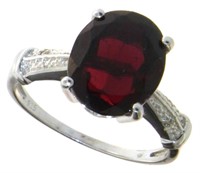 Oval 5.16 ct Natural Garnet & Diamond Ring