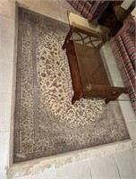 V - AREA RUG APPROX 6FTX8FT