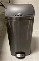 BEAMNOVA Trash Can with Lid  
12.5 in x 28 in