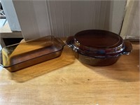 PAIR OF AMBER ANCHOR HAWKINGS BAKING DISHES