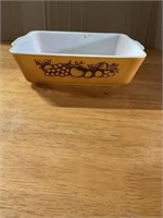 2 QT OLD ORCHARD PYREX DISH