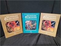 SELECTION OF DUNGEONS & DRAGONS ADVENTURE BOOKS