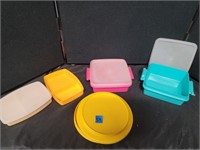 SELECTION OF VINTAGE TUPPERWARE