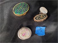 SELECTION OF COMPACTS & PILL HOLDERS