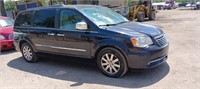 2011 Chrysler Town and Country Touring-L runs/move