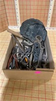 Box of misc metal tools / decoration