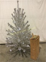 Vintage Peco Lifetime Aluminum Christmas Tree