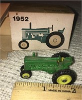 F4) RARE! Collectible! Replica of 1952 tractor