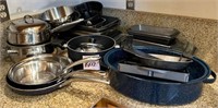 V - MIXED LOT OF COOKWARE