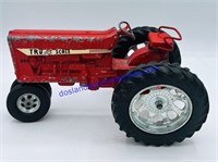 1/16 Tru Scale 890 Tractor