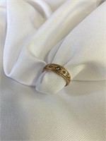 10K gold ring with stones 1.34 grams