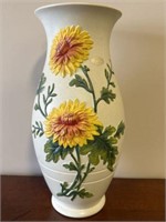 Vint. Brentleigh Ware England raised flowers vase