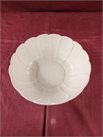 Bordallo pinheiro white flower bowl 9.5" diameter