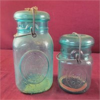 2 Ball Jars - Bicentennial with glass lids