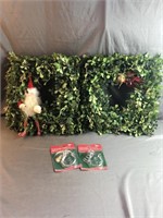 Two X Mas Wreaths with Suction Cups