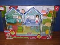New cocomelon  deluxe family  house playset in