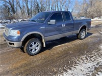 2005 ford F-150 lariat, extended cab 4x4.