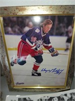 autographed Wayne Gretzky Poster framed