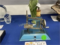 "LITTLE BETTY" TOY SEWING MACHINE