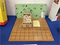 VINTAGE CHINESE CHECKERS SET