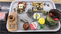FLAT OF ASSORTED VINTAGE TOYS & COLLECTIBLES