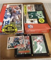 TRAY OF ASSORTED NFL COLLECTOR CARDS