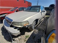 2003 LINCOLN TOWN CAR