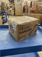 New Neaterize  Velvet Clothes Hangers Heavy Duty