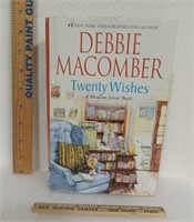 F2) Debbie Macomber novel LARGE print