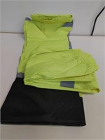 1.  Polyester / PVC safety rain suit XXL