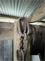 HEAVY CHAIN WITH HOOKS