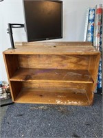 2'X3' WOOD SHELF WITH MONITOR ATTACHED