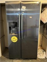 SAMSUNG DOUBLE DOOR REFRIGERATOR W/ ICEMAKER