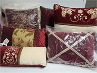 NIP Decorative Throw Pillows (6)