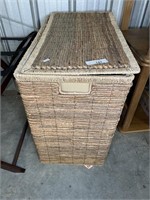 Covered Hamper Divided 24x14x23