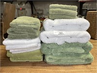 Lands End Towels And Others       Clean