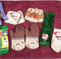Oven Mitts, Potter Holders, Towels