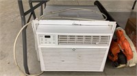 GE window AC with remote works