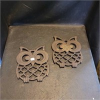 2 Owl Metal Trivets