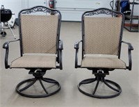 (2) Outdoor Patio Chairs