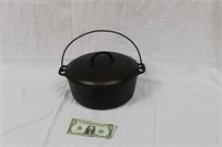 Griswold No. 9 Cast Iron Dutch Oven with Lid