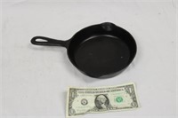Griswold No. 3 Cast Iron Skillet - 709 Pattern