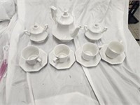 Johnson Bros teapot and teacups set China
