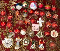 V - LOT OF CHRISTMAS TREE ORNAMENTS (LV513)