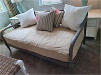 DAY BED W/ THROW PILLOWS