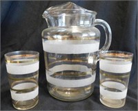 Rare 1963 Fostoria Rosalie glass pitcher with ice