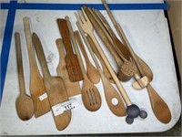 Various Wood Spoons, Forks 16pcs