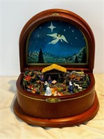 DANBURY MINT Wood The Nativity Music Box