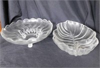 Mid Century glass leaf chip 'n dip bowl -