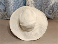 Nine & Co Women's Hat Cream
